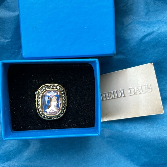 Heidi Daus Ring Swarovski Crystal  Ring Size 6(?) ** Wearable Art** - Picture 11 of 16